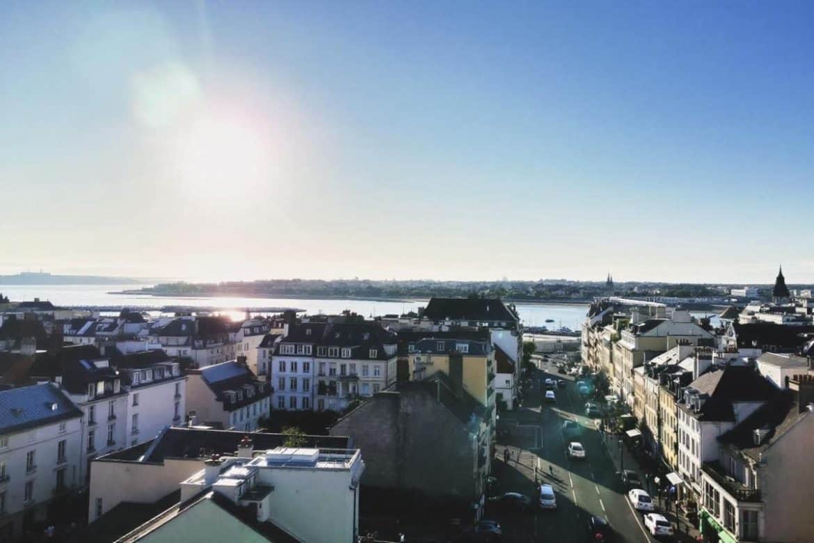 Plus douce que Nantes, plus lumineuse que Rennes : l’escale idéale de l’Ouest