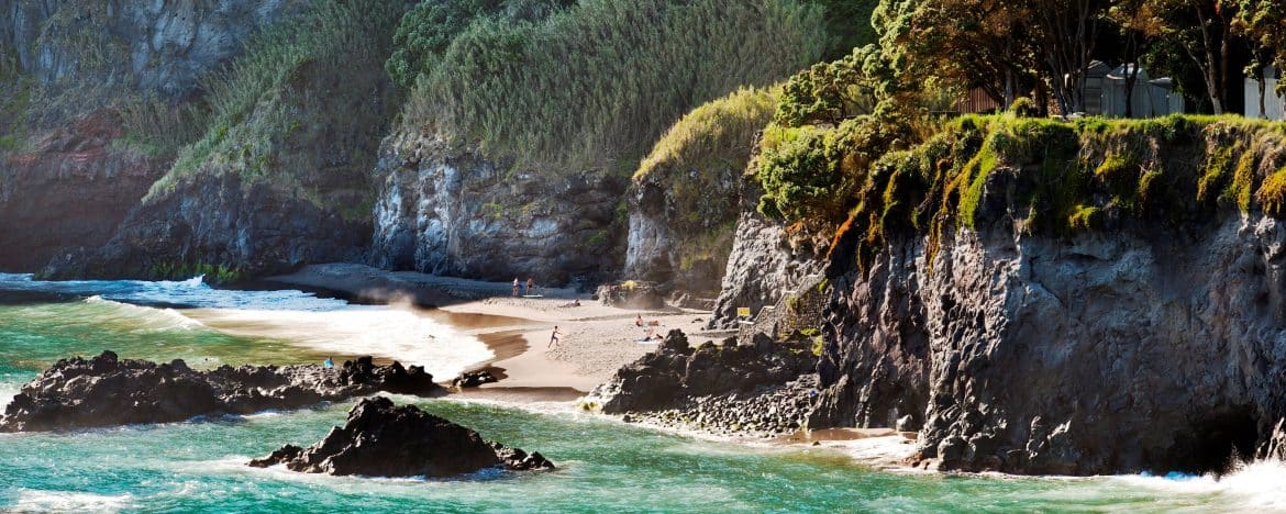 
                Faial, Pico, Terceira et São Miguel
                Les Açores d’île en île
            
