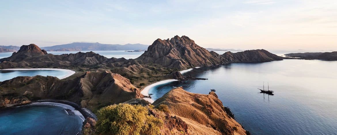 
                Java, Bali et Florès en tête-à-tête
                Au plus près de la nature indonésienne
            
