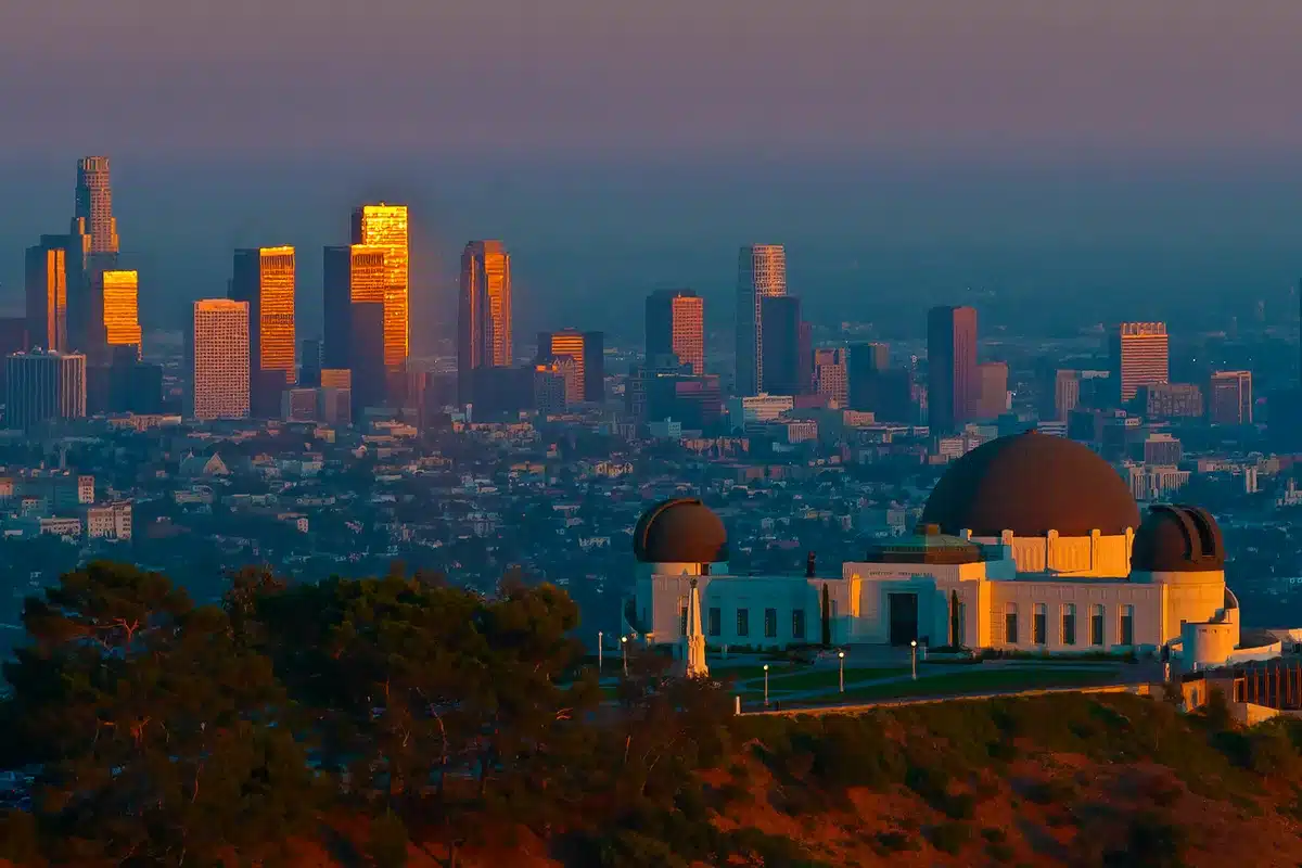 Vue panoramique de Los Angeles la nuit depuis l'Observatoire Griffith